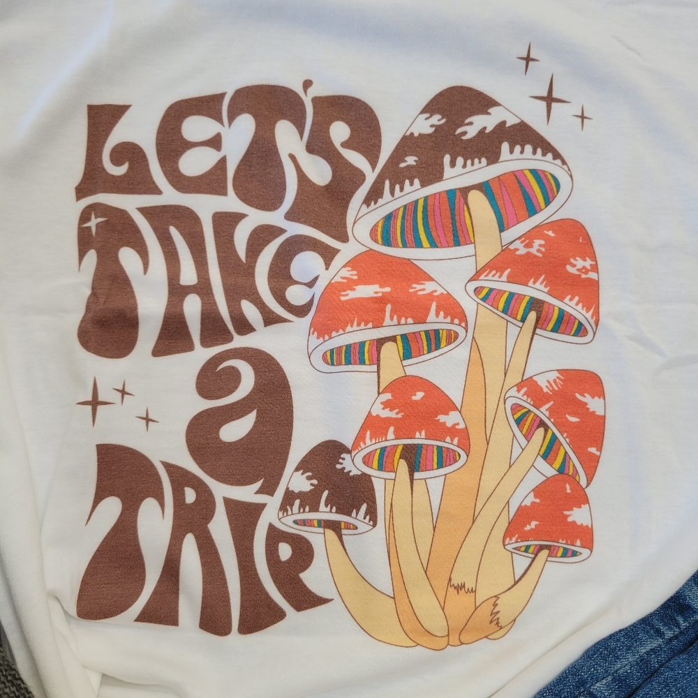 Retro Graphic T Shirt Mushroom Trip Unisex - Picture 3 of 3
